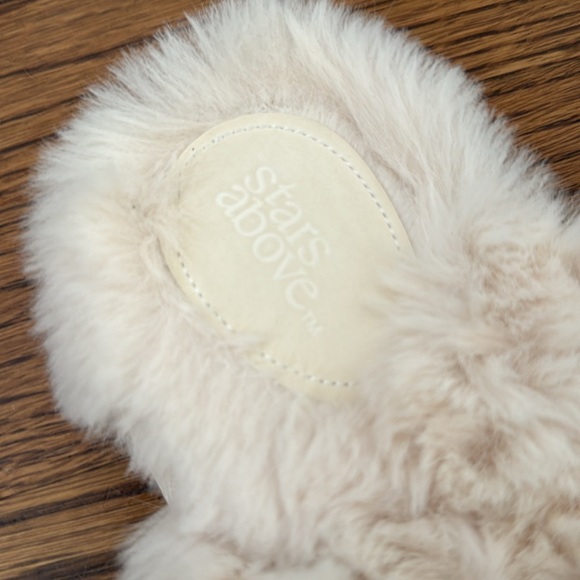 Slippers - Picture 2 of 3